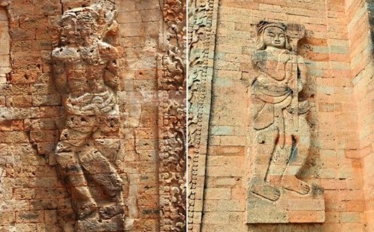 The original bas-relief (left) provides a genuine feeling different from the restored bas-relief (right)