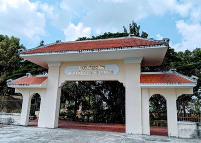 Entrance to the relic site